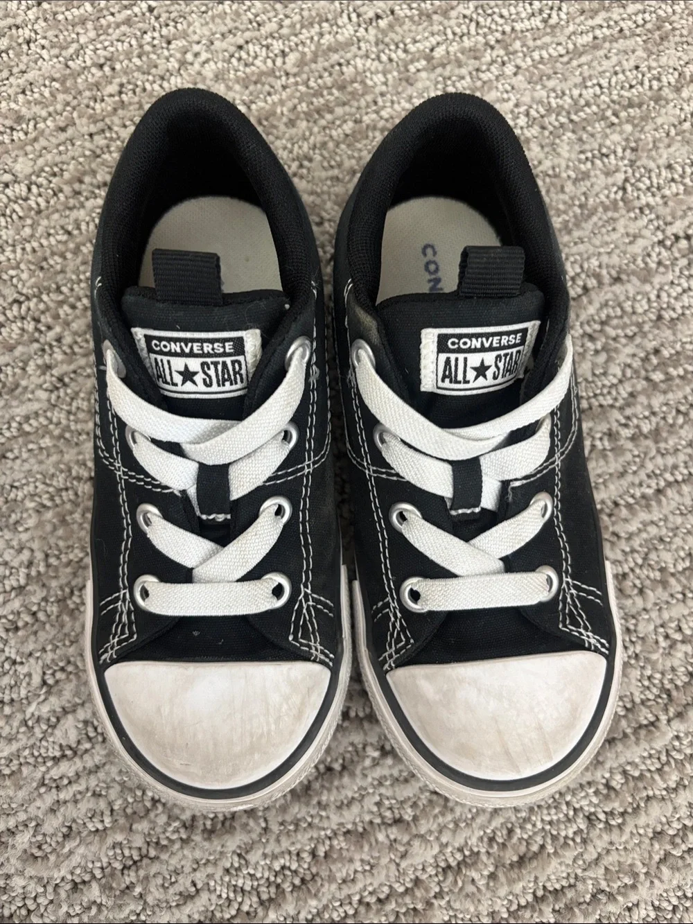 Converse Chuck Taylor Classic Black & White Low Top All Star Kids shoes size 10